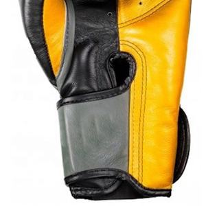 Guantes de entrenamiento de combate de cuero genuino profesional para hombres y mujeres Diseño de logotipo personalizado con empuñaduras para Artes Marciales Boxeo - Product Image 4