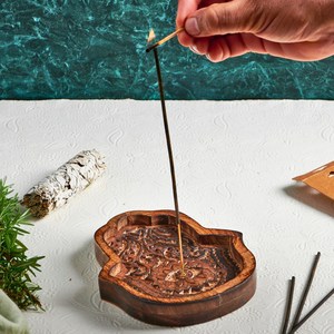 Plateau porte-encens élégant et abordable en bois de frêne de qualité supérieure pour la maison, le temple et la méditation par M/S SHAAD HANDICRAFTS - Product Image 5