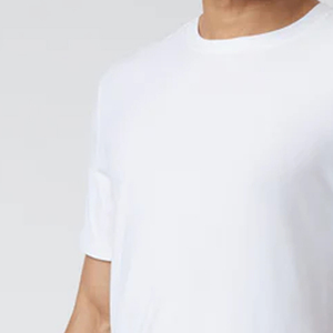 Camiseta de Cuello Redondo 2026 con Diseño de Logotipo Personalizado, Ajuste Moderno, Material Ligero y Transpirable, Esencial para el Uso Diario en Verano - Product Image 3
