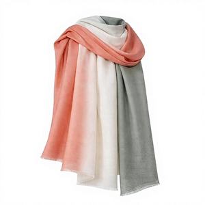 Écharpe en cachemire et laine fine respirante pour femme VIC, 3 tons dégradés, 70x200cm, design de luxe - Product Image 1