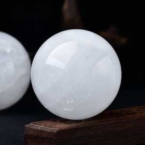 Boule et globe en pierre faits à la main, respectueux de l'environnement - Product Image 1