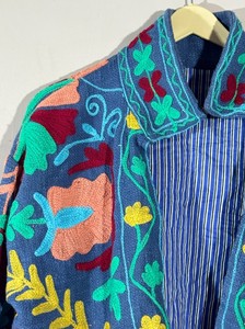 Chaqueta de Mujer con Bordado Floral Invernal, Ecológica, con Forro de Algodón TNT Transpirable de Secado Rápido - Product Image 4