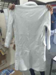 Abrigo de invierno para hombre de piel de oveja auténtica, hecho a medida, de lujo, grueso y largo, estilo vintage, con logo frontal, tipo gabardina. - Product Image 6