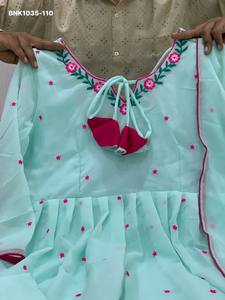 Conjunto de Kurti-Pantalón y Dupatta Anarkali de Georgette Sintética de Alta Calidad con Bordado, Última Moda, a Precio de Mayoreo, Ropa Étnica - Product Image 2