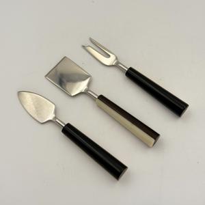 Ensemble élégant de couteaux à fromage avec manches en résine, lames en acier inoxydable de qualité supérieure pour couper, trancher et une présentation de table raffinée - Product Image 3
