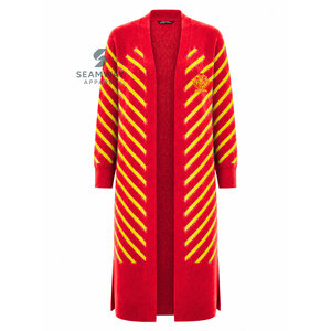 Cárdigan largo abierto para mujer NSPDK Sorority, rojo con rayas doradas, puños acanalados, suéter tipo duster bordado con aberturas laterales - Product Image 1