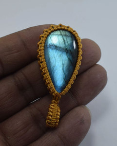 Collar con Colgante de Labradorita Azul Brillante Hecho a Mano, Cordón Dorado, Piedra Preciosa Natural, Joyería de Cristal Curativa de Estilo Boho Tribal - Product Image 2