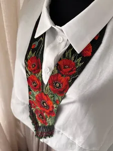 Collar Gerdan ucraniano único con cuentas, flores rojas, hecho a mano con cuentas de semillas, joyería floral étnica para boda - Product Image 3