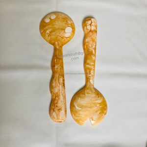 Service à salade en résine de qualité supérieure avec résine couleur moutarde avec long manche dernière conception d'ustensiles de cuisine prix de gros - Product Image 3