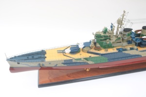 Modèle de bateau en bois HMS Renown de qualité supérieure |   Meilleur prix pour le croiseur de bataille de la Royal Navy |   Meilleurs bateaux en bois artisanaux |   Décoration de bateau de luxe - Product Image 2