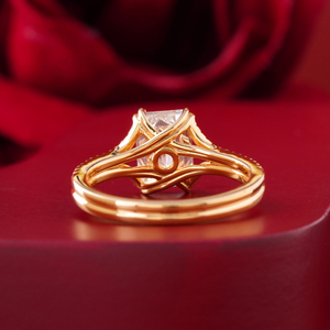 Anillo de Compromiso con Diamante Cultivado en Laboratorio, Corte Esmeralda de 2.11 Quilates, Oro Amarillo de 14K, Claridad VVS2, Corte Ovalado VS1, Engaste de Bisel, Estilo Solitario - Product Image 4