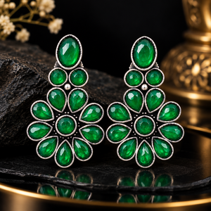 Pendientes de Plata Oxidada con Latón y Ónix, Diseño Floral Vintage para Mujer |   Joyería de Moda Étnica India Hecha a Mano - Product Image 3