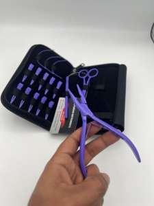 Kit d'outils pour extensions capillaires couleur violette, prix de gros, en acier inoxydable de qualité chirurgicale, avec logo personnalisé, pince à boucles et ciseaux - Product Image 5