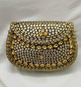 กระเป๋าคลัทช์โลหะสีเงินลายโมเสคแบบใหม่ ดีไซน์สร้างสรรค์สำหรับผู้หญิง ประดับมุกชุบทองหรูหรา เหมาะสำหรับงานแต่งงาน - Product Image 1