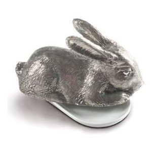 Sculpture de lapin en aluminium coulé, élégante statue d'animal en métal, lapin assis, accent décoratif pour les intérieurs modernes. - Product Image 4