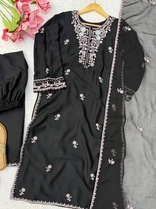 Salwar Kameez en satin noir brodé pour femme, coupe ample traditionnelle, longueur ras du sol, tenue décontractée, style Inde Pakistan - Product Image 5