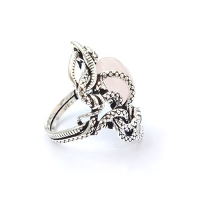 Anillo de Cuarzo Rosa de Diseño Único (16.4 Gramos) en Plata de Ley 925 con Motivo de Serpiente, Joyería Moderna y Elegante, Regalo para Ocasiones Especiales - Product Image 3