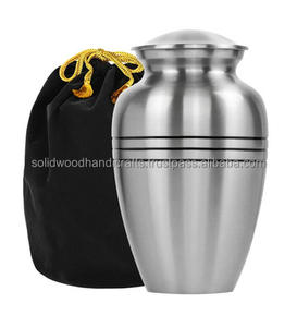 Urnes funéraires décoratives en laiton faites à la main pour hommes et femmes - Product Image 1