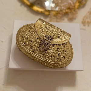 Exclusivo Bolso de Mano de Latón Chapado en Oro Antiguo con Acabado Perlado para Fiestas Nocturnas por HF CRAFTS - Product Image 2