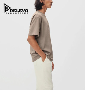 เสื้อยืดแขนยาวสองชั้นสำหรับผู้ชาย ยี่ห้อ Relevo Industries ทรงปกติ คอกลม ปักโลโก้ด้านหน้า ผ้าเจอร์ซีย์ลำลอง 100% ผ้าฝ้าย - Product Image 4