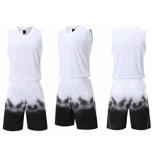 Uniforme de basketball pour homme sur mesure, respirant, 100% polyester, avec logo et numéros sublimés - Product Image 3