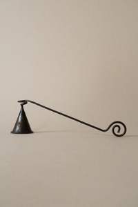 Éteignoir à bougie en laiton durable pour usage rituel en église, à long manche, design classique décoratif - Product Image 3