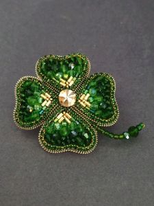 Broche Elegante Hecho a Mano con Bordado y Cuentas de Cristal de Primera Calidad, con Trabajo de Aguja Fino, Estilo Vintage - Product Image 2