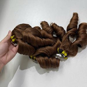 Vente en gros d'extensions de cheveux humains vietnamiens bouncy curl couleur brune Remy de haute qualité 100% à double tissage sans produits chimiques - Product Image 5