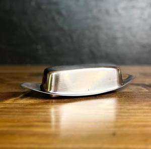 Plato para mantequilla de metal inoxidable de diseño para presentaciones gastronómicas de alta gama que mejora el atractivo visual y la utilidad. - Product Image 4