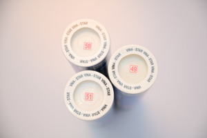 Volant de badminton professionnel Vina-Star en plumes d'oie, tête en liège PU 2 couches, haute durabilité, vitesse stable, vente en gros - Product Image 2