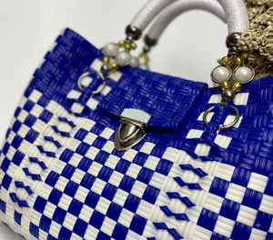 Custom Handmade Blue White Woven Plastic Tote Bag Fashion Beach <b>Handbag</b> Beaded Handle Metal Lock Tote Bag Eco Friendly Tote Bag - Product Image 5