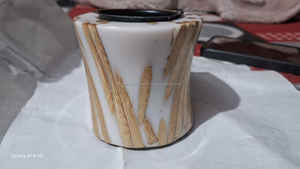 Quemador bakhoor articulado de resina epoxi y madera de acacia CON DESORDEN DE ACERO Quemador magnético con quemador de aroma de resina epoxi de celosía de acero - Product Image 2