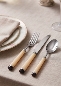 Ensemble de couverts vintage en acier inoxydable avec manche blanc, compatible lave-vaisselle, essentiels élégants pour la table de mariage - Product Image 5