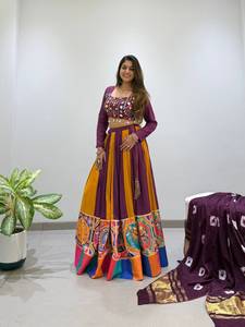 Lehenga Largo de Rayón con Patrón Kali Especial para Navratri, Blusa con Bordado de Espejos Auténticos, Estampado Bandhani, Lagdi Patta Dupatta - Product Image 2
