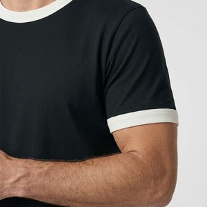 Camiseta de Manga Corta Negra para Hombre con Ribete en Contraste Blanco, Cuello Redondo, Corte Regular, Informal, Color Sólido, Tejido de Punto Jersey, Algodón - Product Image 4