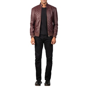 แจ็คเก็ตบอมเบอร์หนังแท้สีแดงเลือดหมู ผ้าแคนวาส สำหรับฤดูหนาว พร้อมลายควิลท์ คอปกแบบแถบ และปลายแขนถักแบบริบ - Product Image 1