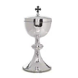 Ciborio de Latón Hecho a Mano para la Sagrada Adoración y Ceremonias de Comunión - Product Image 1