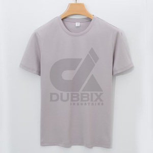 เสื้อยืดออกกำลังกายผู้ชายสั่งทำพิเศษพร้อมโลโก้ - ชุดออกกำลังกายและวิ่ง ทรงเข้ารูป ผลิตจากโพลีเอสเตอร์/คอตตอน แห้งเร็ว เป็นมิตรกับสิ่งแวดล้อม - Product Image 1