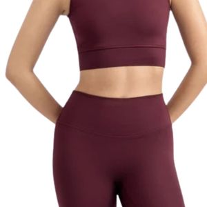 Soutien-gorge de sport pour femme bordeaux, haut court sans manches, ajusté, pour la gym, le yoga, l'entraînement, le fitness et les loisirs - Product Image 3