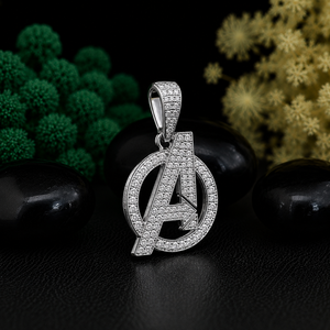 Collier avec pendentif logo Avengers, argent 925 plaqué rhodium, cristal strass, bijoux de luxe unisexe - Product Image 3