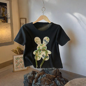 T-shirt décontracté pour femme avec broderie de lapin et perles, mode estivale, manches courtes, tricoté, col rond, coupe ajustée, en polyester - Product Image 3