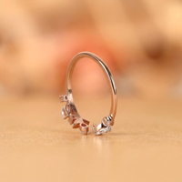 Bague manchette ouverte en or massif 14 carats, motif feuille de vigne et branche marquise, inspirée de la nature, avec 8 diamants cultivés en laboratoire, certifiée IGI