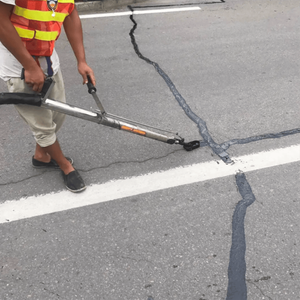 Mastic de joint de route pour des tabliers de pont et des zones de transition de trottoir - Product Image 1