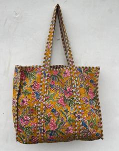 Bolsa de Mano Acolchada de Algodón Hecha a Mano, Bolsa de Compras Reutilizable Estampada - Product Image 1