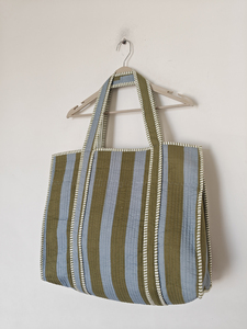 Sac fourre-tout ouvert en tissu de coton indien matelassé écologique vert rayé pour femmes, style bohème, imprimé floral - Product Image 3