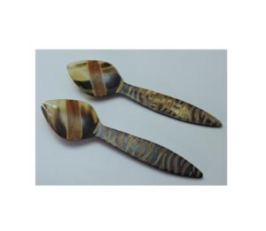 Ensemble de 2 cuillères à salade en corne, best-seller, fabriquées à la main à partir de corne de buffle naturelle, au meilleur prix. - Product Image 4