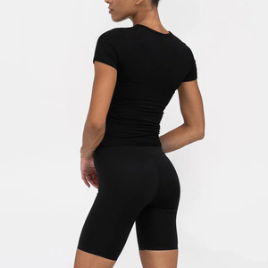 T-shirt tricoté noir uni à manches courtes et col rond pour femme, coupe ajustée, respirant, anti-humidité, style sportif et streetwear, vente en gros - Product Image 5