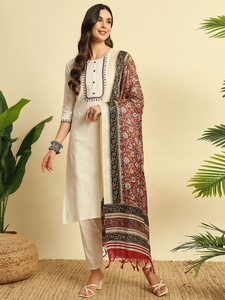 Ensemble Kurti traditionnel en coton pour femmes avec dupatta imprimé, tenue décontractée style Inde Pakistan, coupe classique, de Samp Corporation - Product Image 1