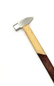 Marteau en acier à haute teneur en carbone pour artisanat métallique avec manche en bois bicolore (tête de 300 grammes) - Product Image 2