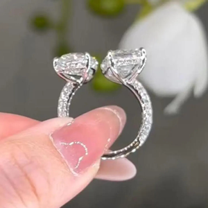Bague de fiançailles Toi et Moi en diamants de laboratoire taille poire et émeraude 3,55 carats pour elle - Product Image 4